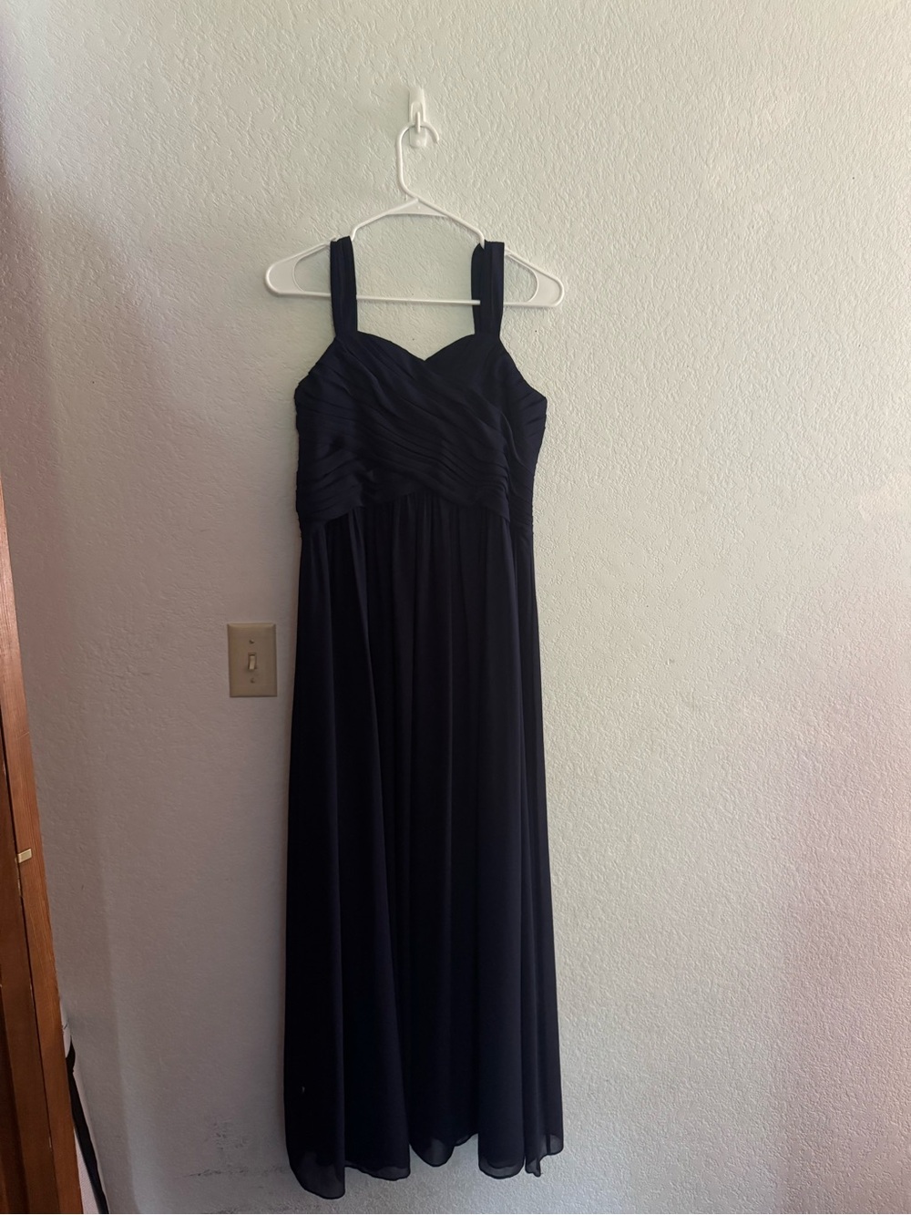 Classic Navy Blue Sleeveless Evening Dress